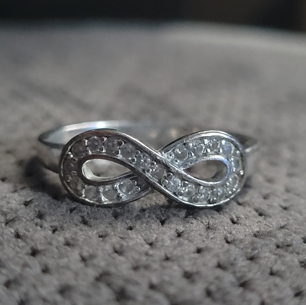 ⭐️925 Infinity Ring ⭐️ - Picture 1 of 3